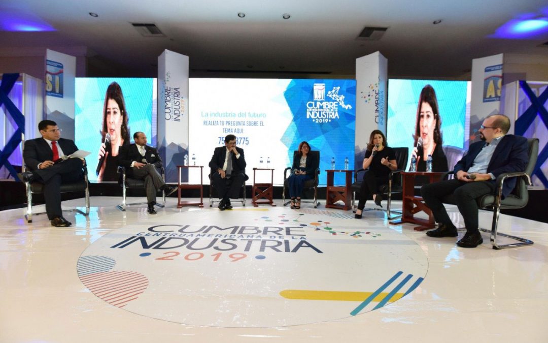 Rector participa en Cumbre Centroamericana de la Industria 2019