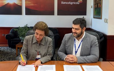 ECMH y Banco Agrícola firman convenio de cooperación.